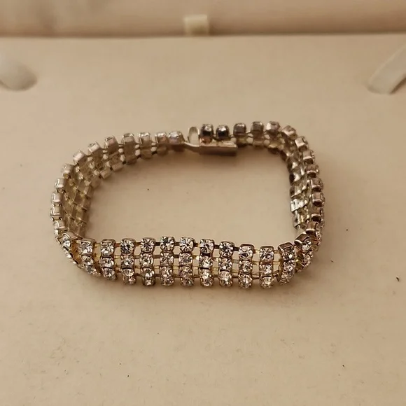 Vintage Rhinestone Bracelet - Picture 4 of 9